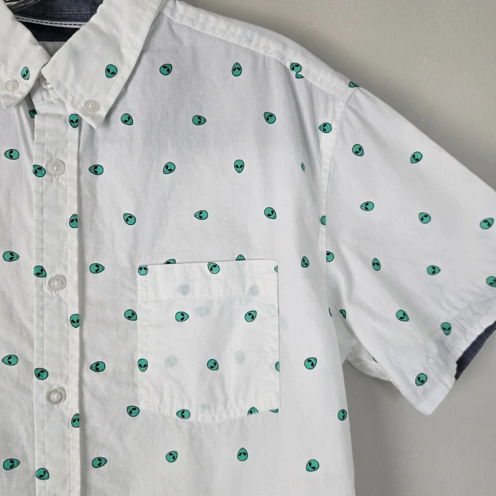 Alien Print Short Sleeve Button Down Shirt White Green Space Theme Top - Picture 2 of 8
